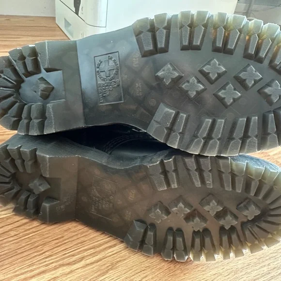 Dr. Martens 1460 Bex 8-Eye Smooth Leather Boots 11 Black - Picture 3 of 6